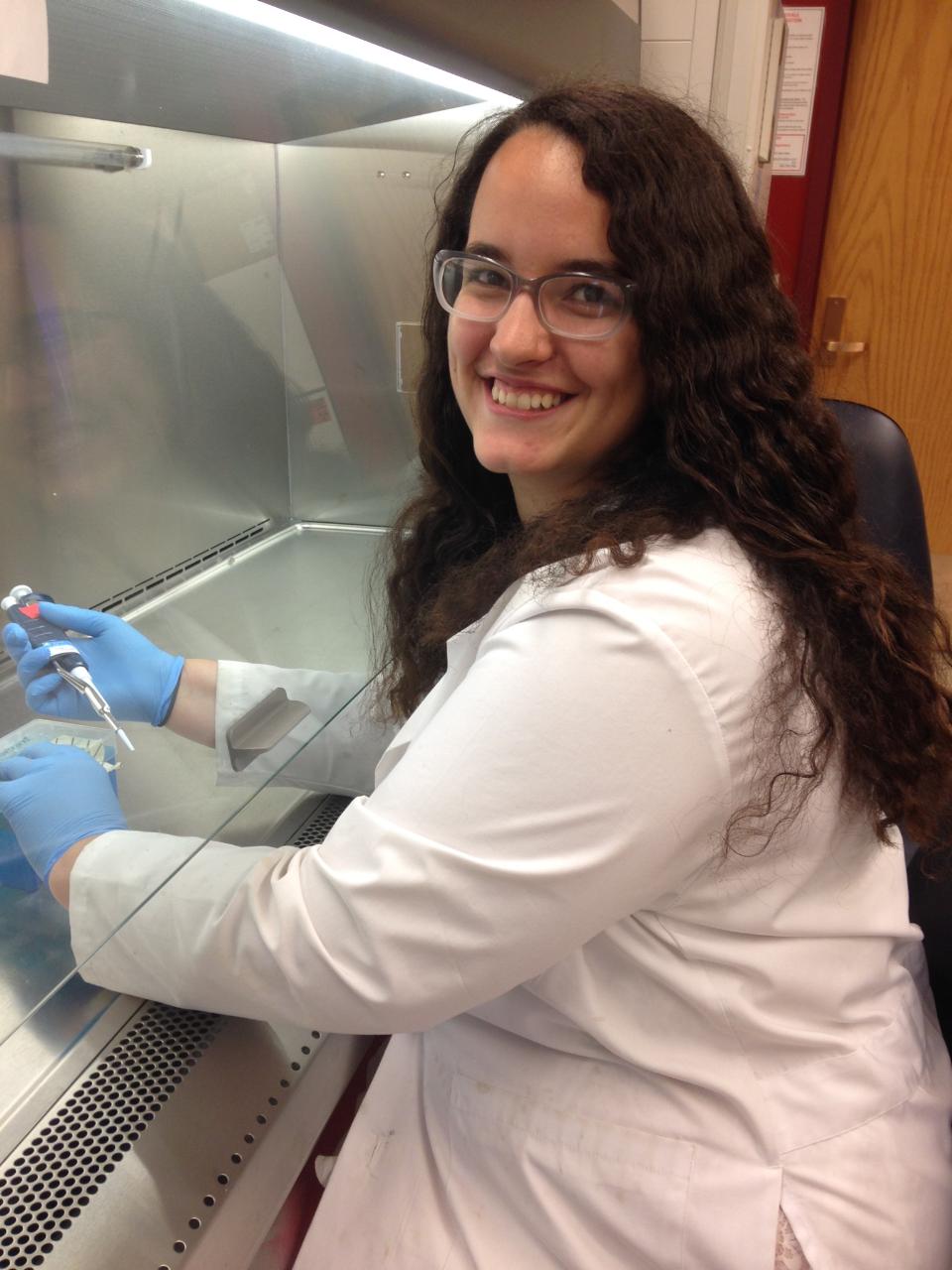 McKenzie Ramirez works in Dr. Keith Neeves' lab, 2015. 