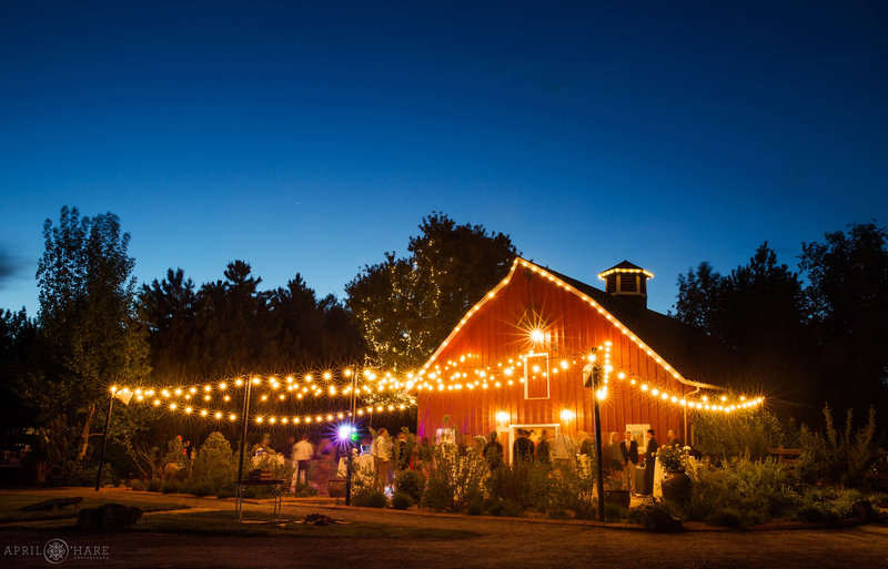 denver-colorado-red-barn-rustic-wedding-venue-chatfield-farms