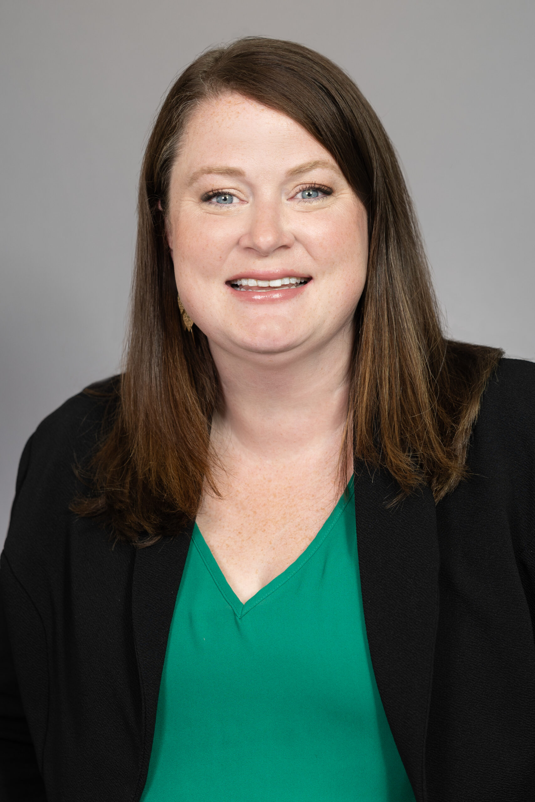 Nicole Armstrong Headshot